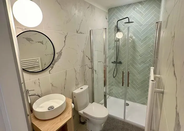 T5 Cozy Centre Apartment